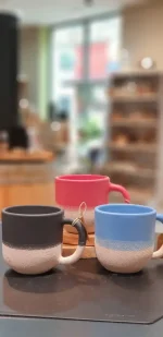 Tasse "Peggy" aus Keramik rot/Sand handmade – Bild 3
