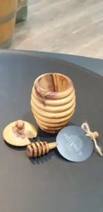Honigtopf mit Honiglöffel 13cm aus Olivenholz – Bild 2