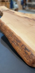 Brettchen 30cm mit Griff aus Olivenholz – Bild 7