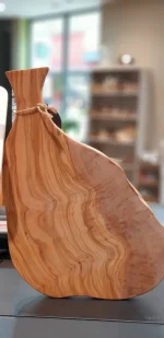 Brettchen 30cm mit Griff aus Olivenholz – Bild 13
