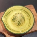 Citruspers van keramiek "geel" handgemaakt