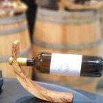 Olijfhouten wijnfleshouder