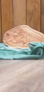 Brettchen 40cm mit Rille aus Olivenholz – Bild 3