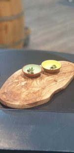 Brettchen 40cm mit Rille aus Olivenholz – Bild 5