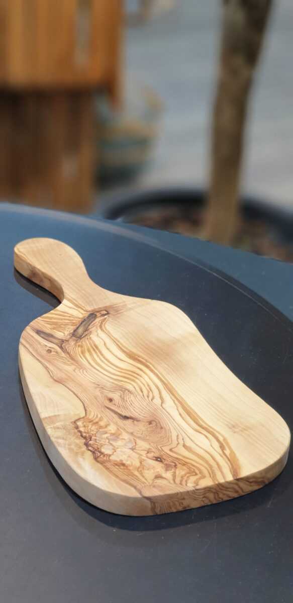 Brettchen mit Griff 35cm aus Olivenholz HANDMADE