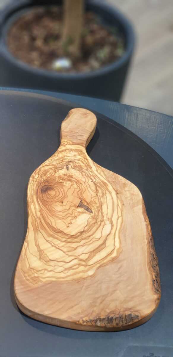 Brettchen mit Griff 40cm aus Olivenholz HANDMADE