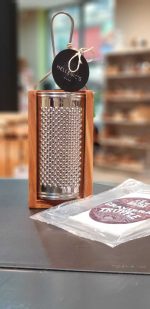 Reibe mit Auffangbehälter aus Olivenholz L Handmade – Bild 2