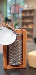 Reibe mit Auffangbehälter aus Olivenholz S Handmade – Bild 4