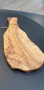 Brettchen 30cm mit Griff aus Olivenholz