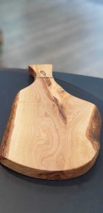 Brettchen 35cm mit Griff aus Olivenholz – Bild 5