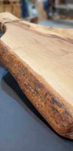 Brettchen 35cm mit Griff aus Olivenholz – Bild 3