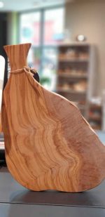 Brettchen mit Griff 40cm aus Olivenholz – Bild 5
