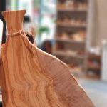 Olijfhouten plank met handvat 40cm