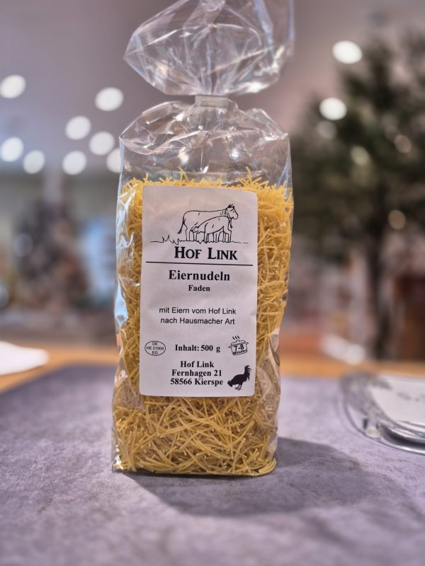 Eiernoedels van de boerderij